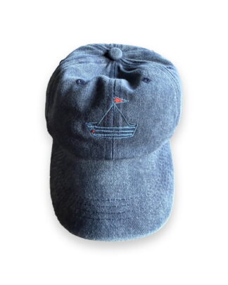 Gorra de gabardina azul con barquito bordado - Jardin Puerto Infancia